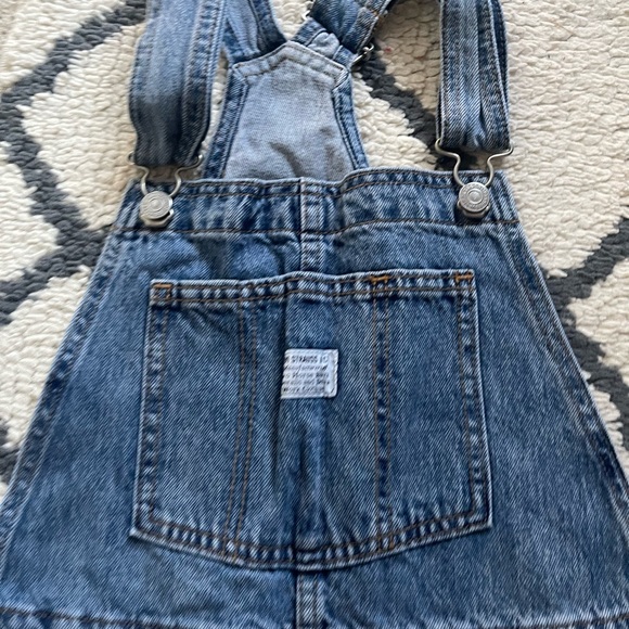 Levi’s overalls - Picture 2 of 2